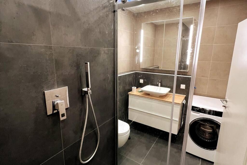 Lovely Flat Relax Near City Center ニュルンベルク エクステリア 写真